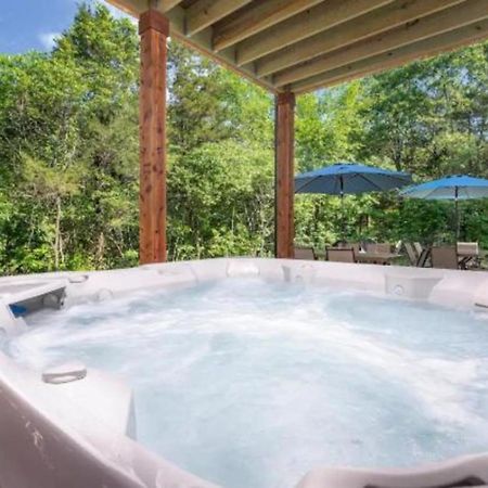 Premier Retreat With Hot Tub, Theater & Pool Table Villa Hollister Ngoại thất bức ảnh