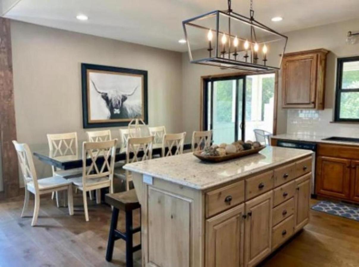 Spacious Home In Branson - 8 Bed, 6 Bath & Hot Tub Hollister Ngoại thất bức ảnh