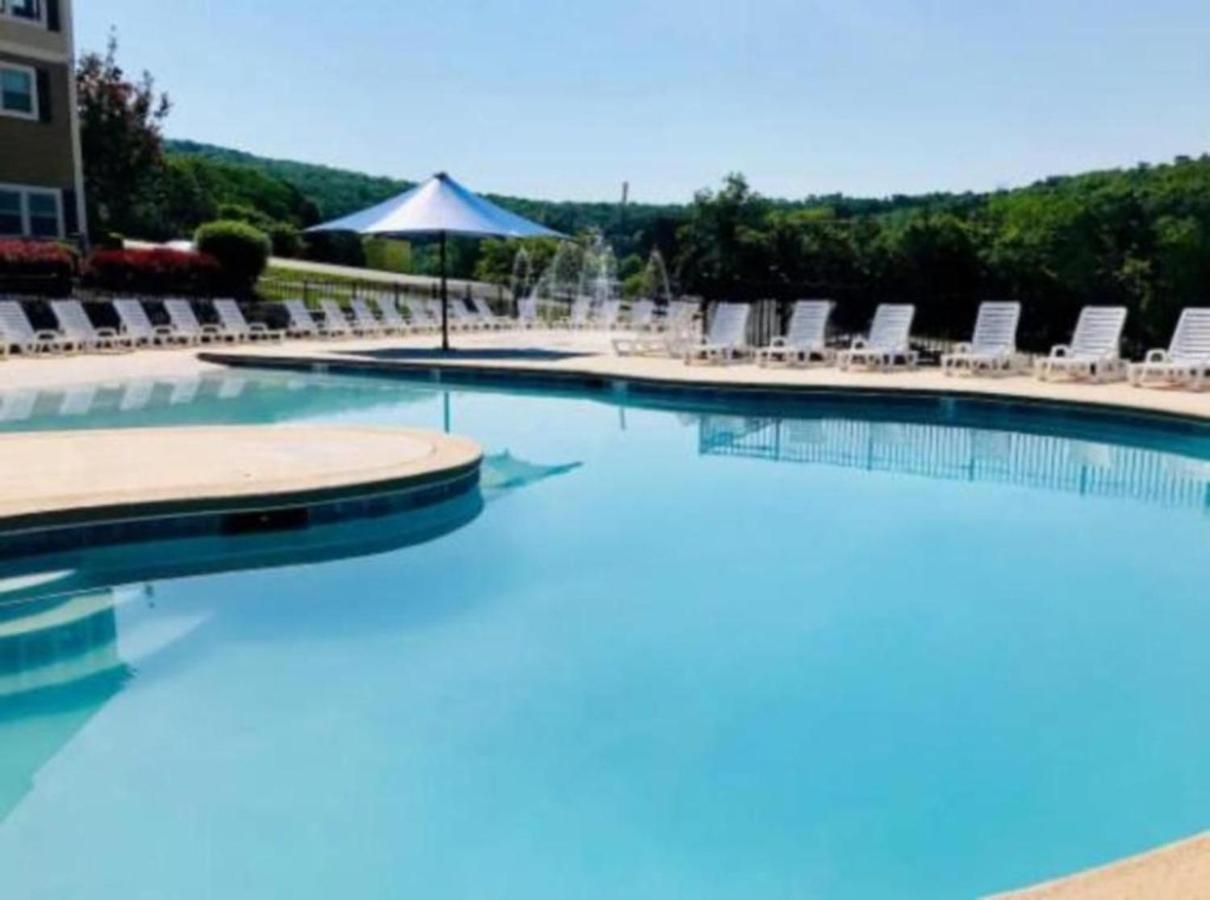 Premier Retreat With Hot Tub, Theater & Pool Table Villa Hollister Ngoại thất bức ảnh
