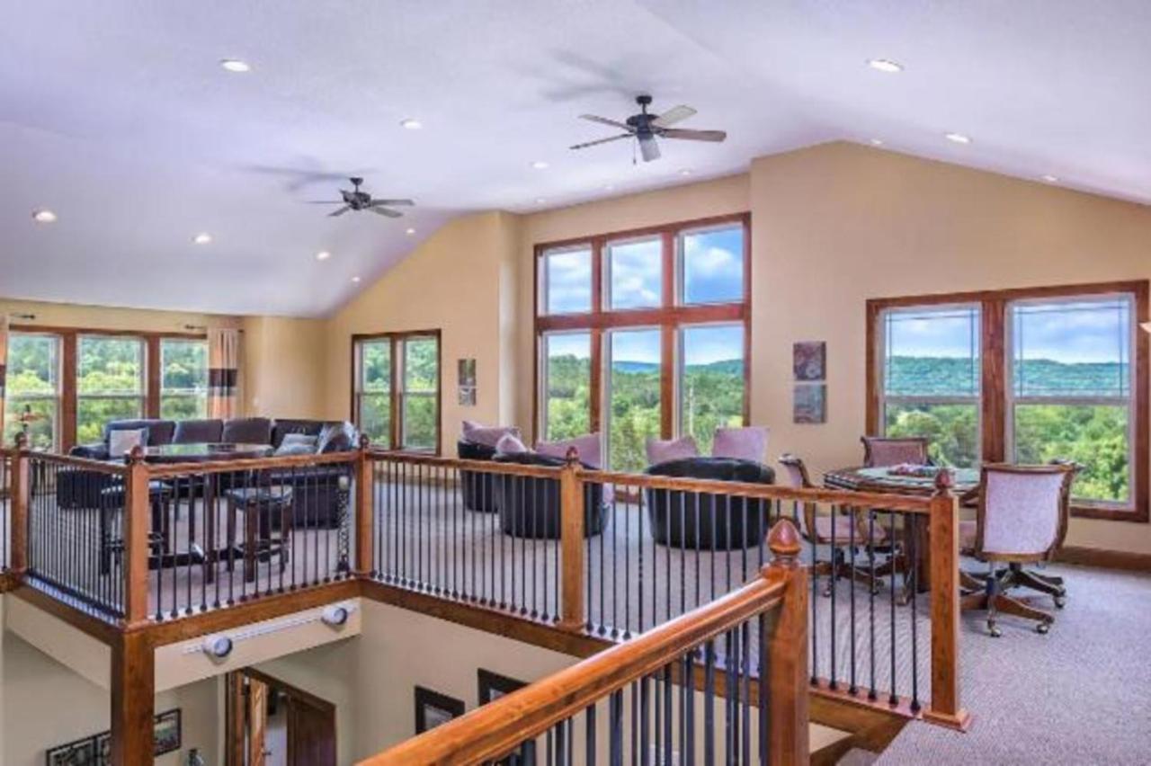 Premier Retreat With Hot Tub, Theater & Pool Table Villa Hollister Ngoại thất bức ảnh