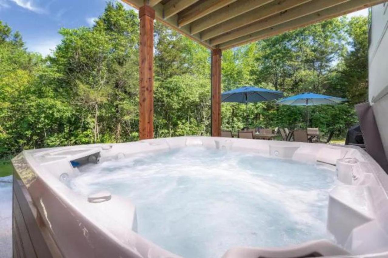 Premier Retreat With Hot Tub, Theater & Pool Table Villa Hollister Ngoại thất bức ảnh