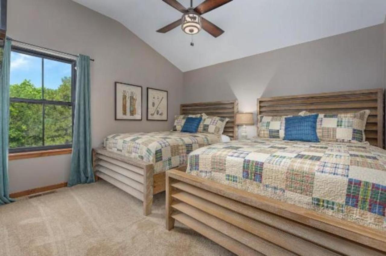 Premier Retreat With Hot Tub, Theater & Pool Table Villa Hollister Ngoại thất bức ảnh