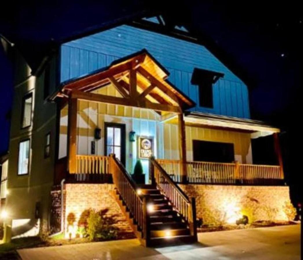 Premier Retreat With Hot Tub, Theater & Pool Table Villa Hollister Ngoại thất bức ảnh